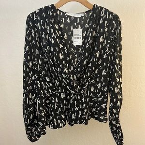 Brand new- Cinched waist long sleeve top